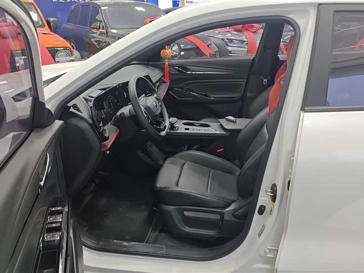 Фото 9 - Changan X5 Plus