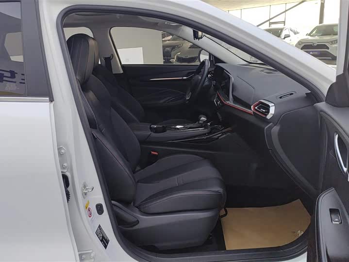 Фото 8 - Changan Oshan X5