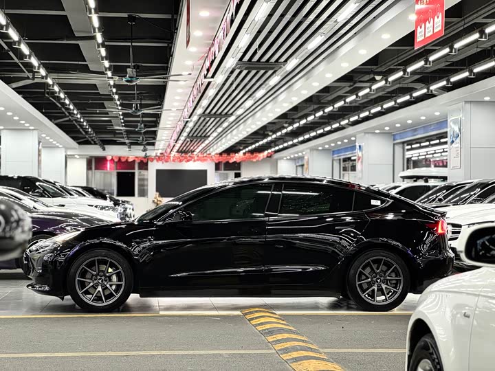 Фото 7 - Tesla Model 3