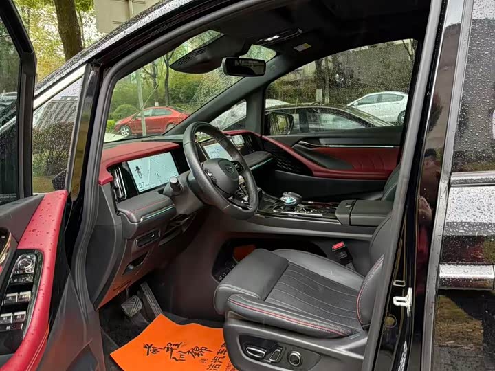 Фото 4 - GAC Trumpchi M8