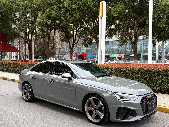 Фото 3 - Audi S4