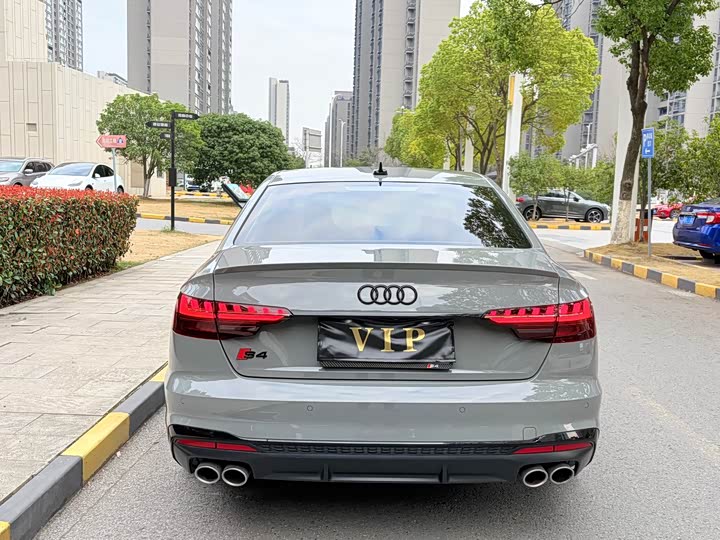 Фото 6 - Audi S4