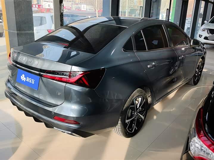 Фото 3 - Roewe i5