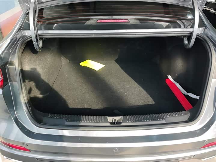 Фото 4 - Roewe i5