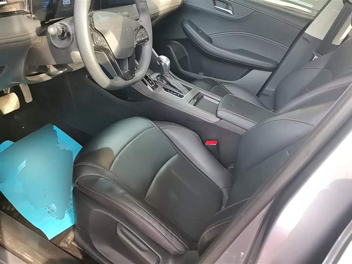 Фото 9 - Roewe i5