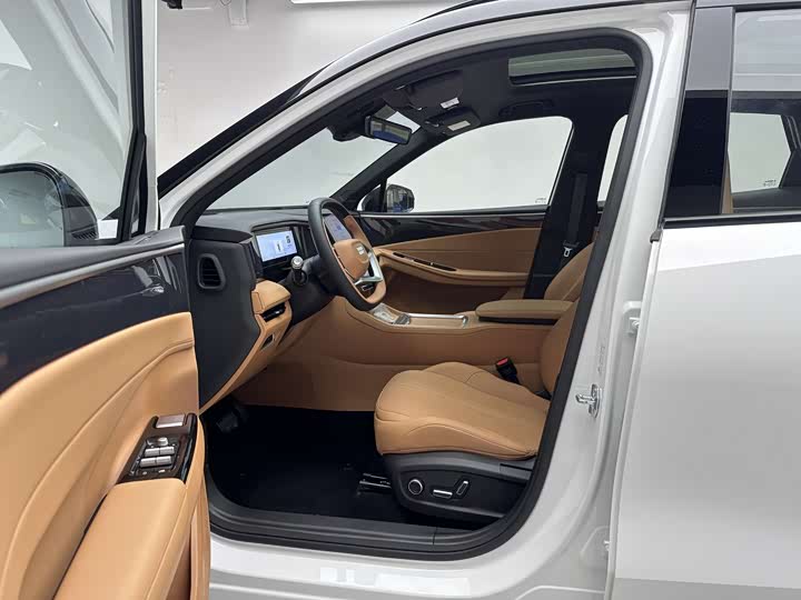 Фото 7 - Geely Galaxy L7