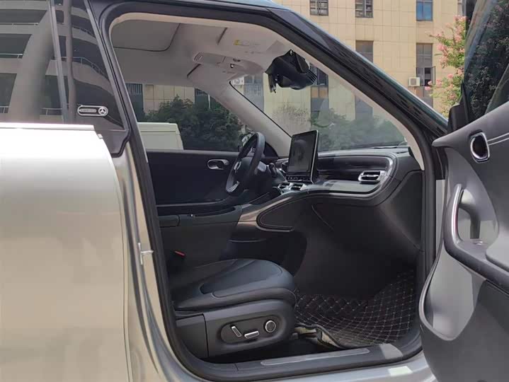 Фото 7 - Smart #1