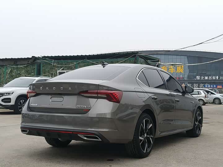 Фото 8 - Skoda Octavia Pro