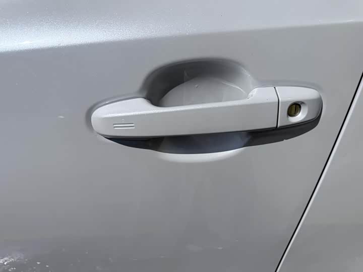 Фото 6 - Toyota C-HR