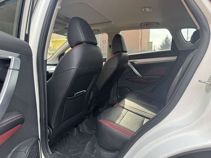 Фото 4 - Geely Coolray