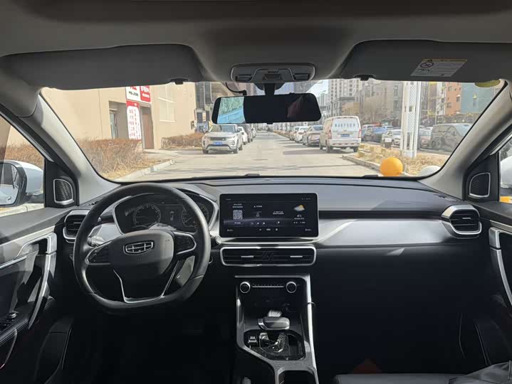 Фото 5 - Geely Coolray