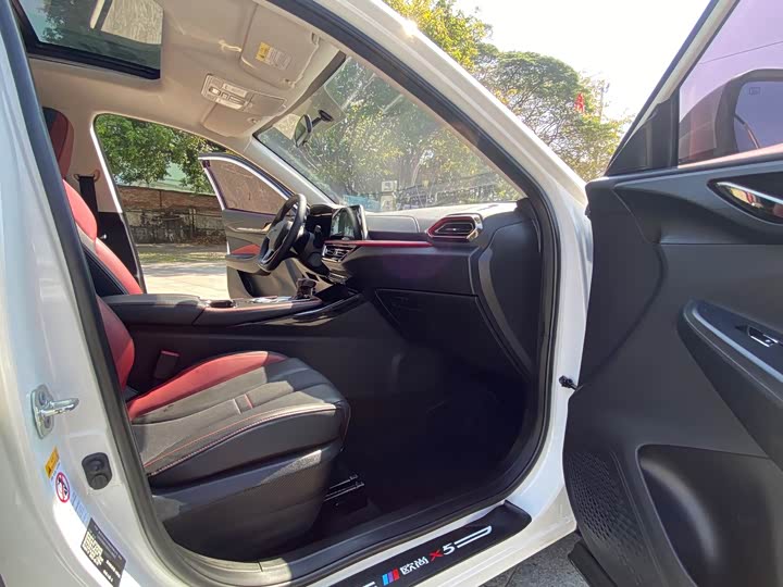 Фото 8 - Changan Oshan X5