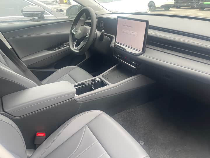 Photo 2 - Volkswagen Lavida