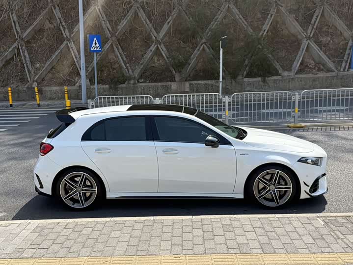 Фото 4 - Mercedes-Benz A-Class AMG