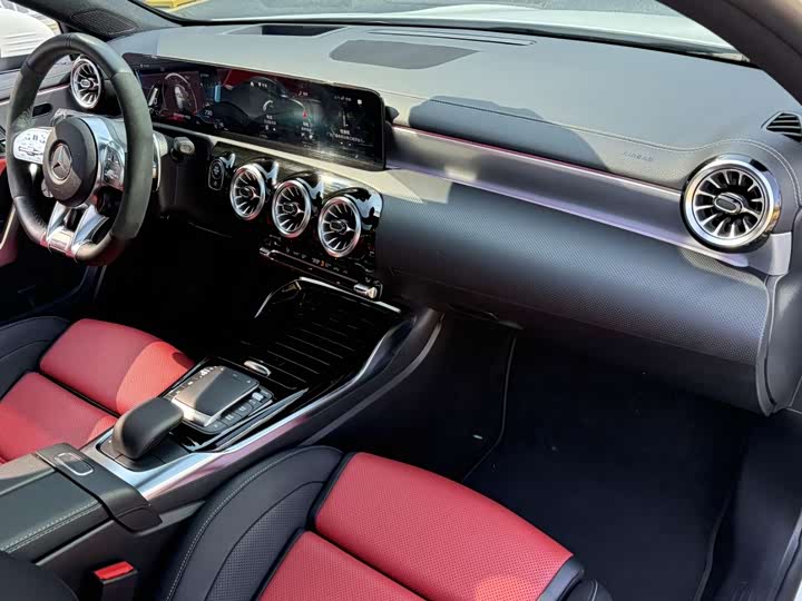 Фото 6 - Mercedes-Benz A-Class AMG