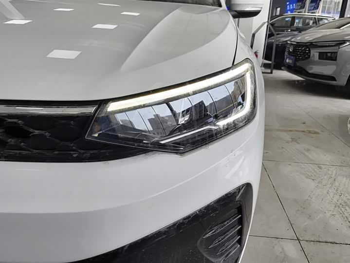 Фото 5 - Volkswagen Lavida