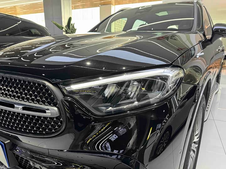 Photo 4 - Mercedes-Benz GLC-Class