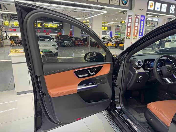 Photo 6 - Mercedes-Benz GLC-Class