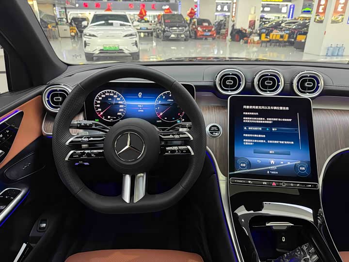 Photo 9 - Mercedes-Benz GLC-Class