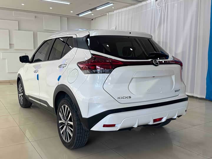 Photo 4 - Nissan Kicks