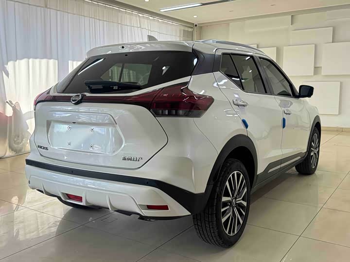 Photo 6 - Nissan Kicks