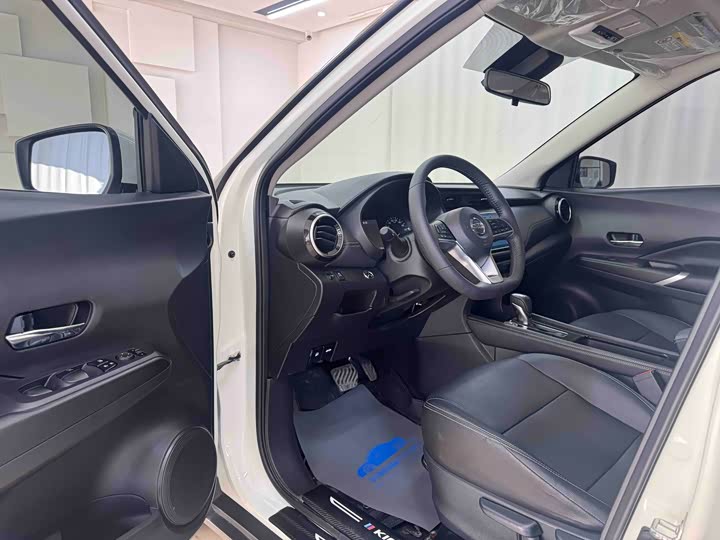 Photo 7 - Nissan Kicks