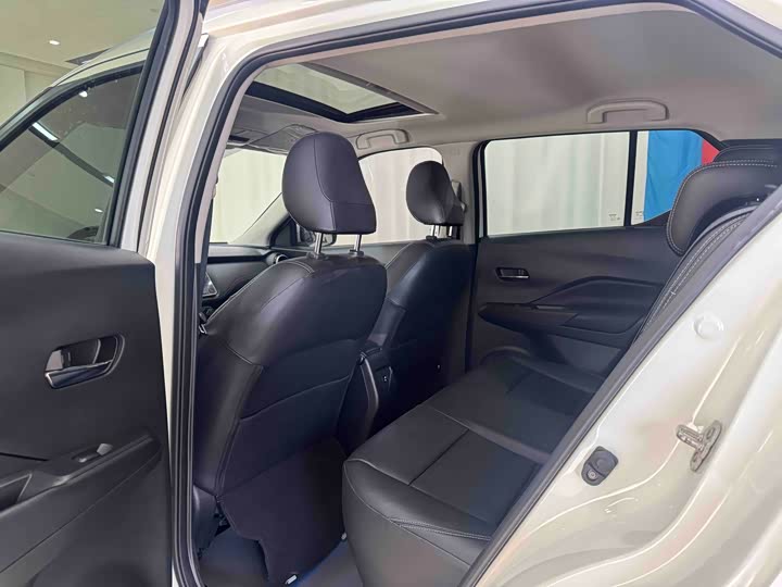 Photo 8 - Nissan Kicks