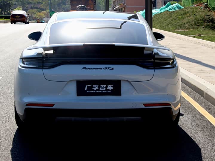 Фото 7 - Porsche Panamera