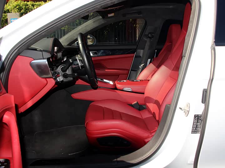 Фото 8 - Porsche Panamera