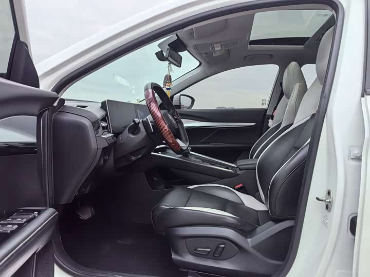 Photo 4 - MG Motor 5 Scorpio