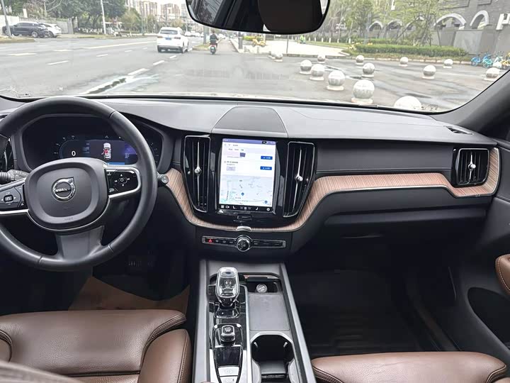 Фото 5 - Volvo XC60