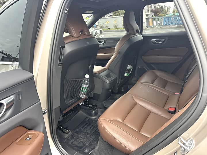 Фото 6 - Volvo XC60