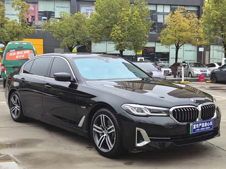 Photo 3 - BMW 5 Series Hybrid