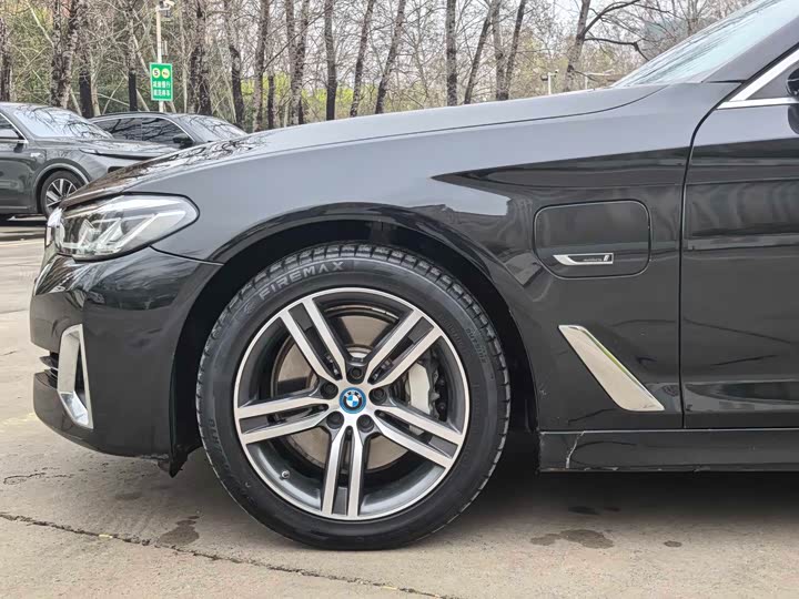 Photo 4 - BMW 5 Series Hybrid