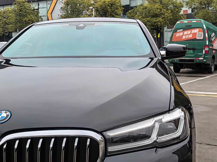 Photo 5 - BMW 5 Series Hybrid