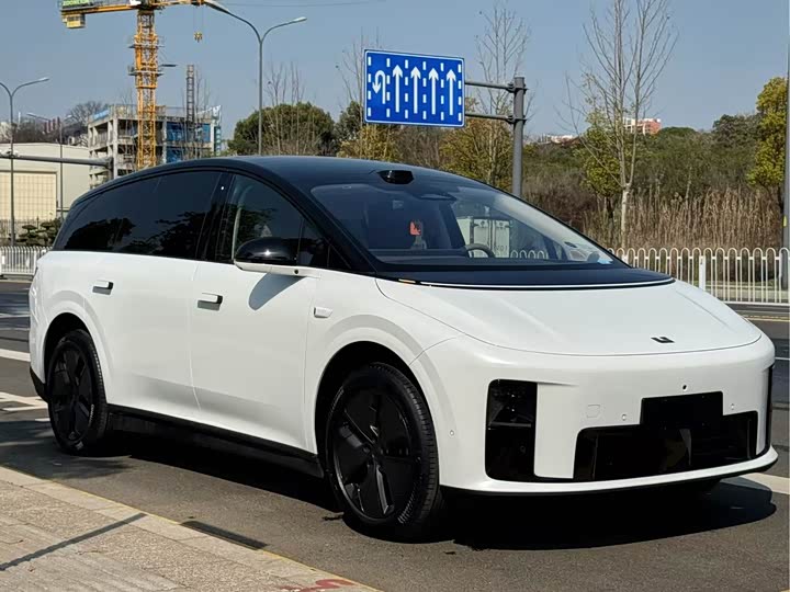 Фото 3 - LiXiang i8