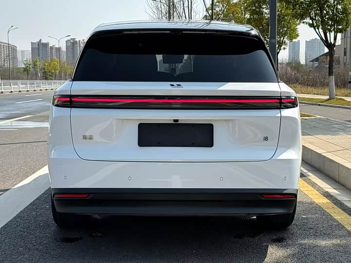 Фото 8 - LiXiang i8