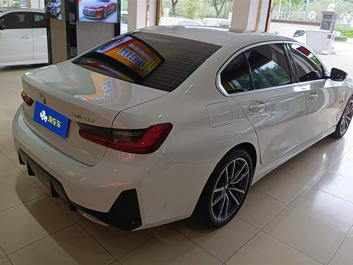 Photo 3 - BMW 3 Series