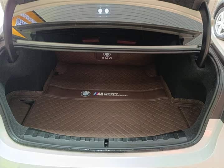 Photo 4 - BMW 3 Series