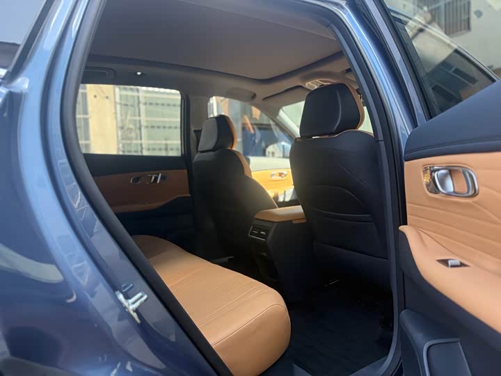 Фото 6 - Geely Galaxy Starship 7