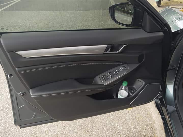 Фото 7 - Honda Inspire