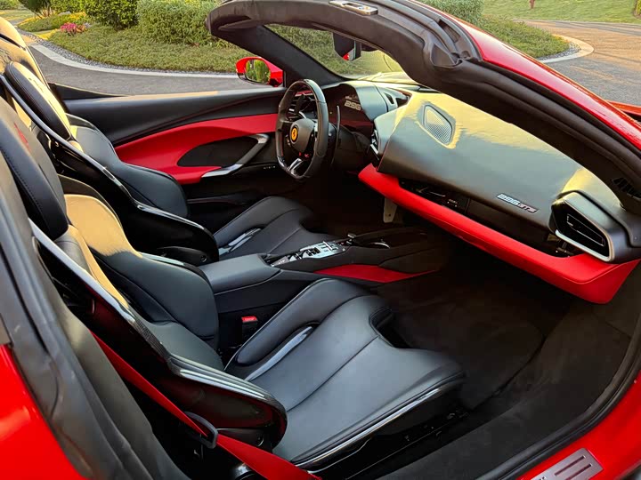 Фото 6 - Ferrari 296