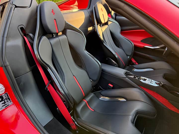 Фото 7 - Ferrari 296