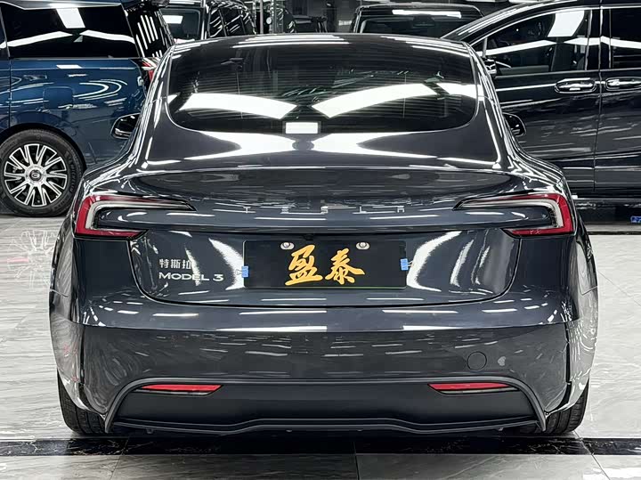 Фото 6 - Tesla Model 3