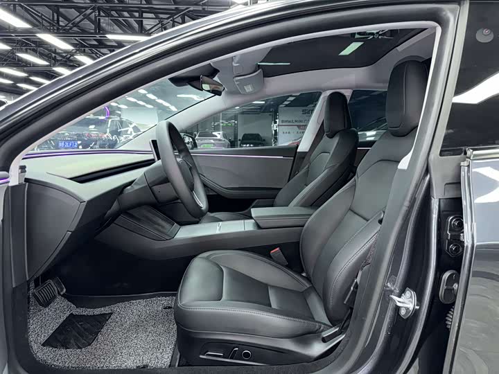 Фото 8 - Tesla Model 3