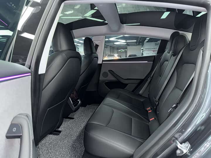 Фото 9 - Tesla Model 3