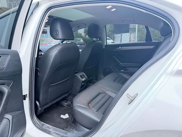 Фото 6 - Volkswagen Lamando L