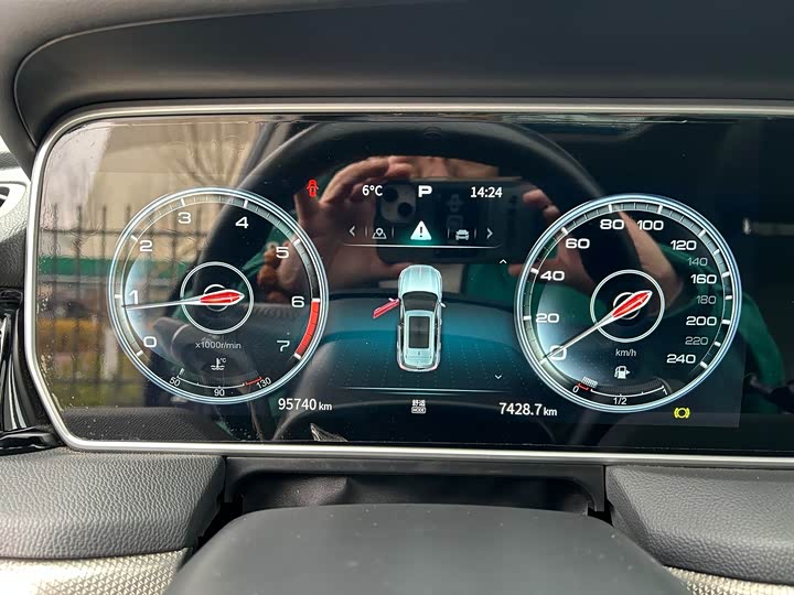 Фото 6 - Hongqi HS5