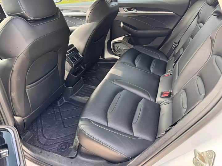 Photo 9 - Geely Preface