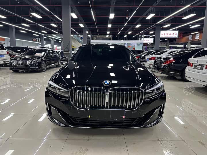 Фото 2 - BMW 7 Series